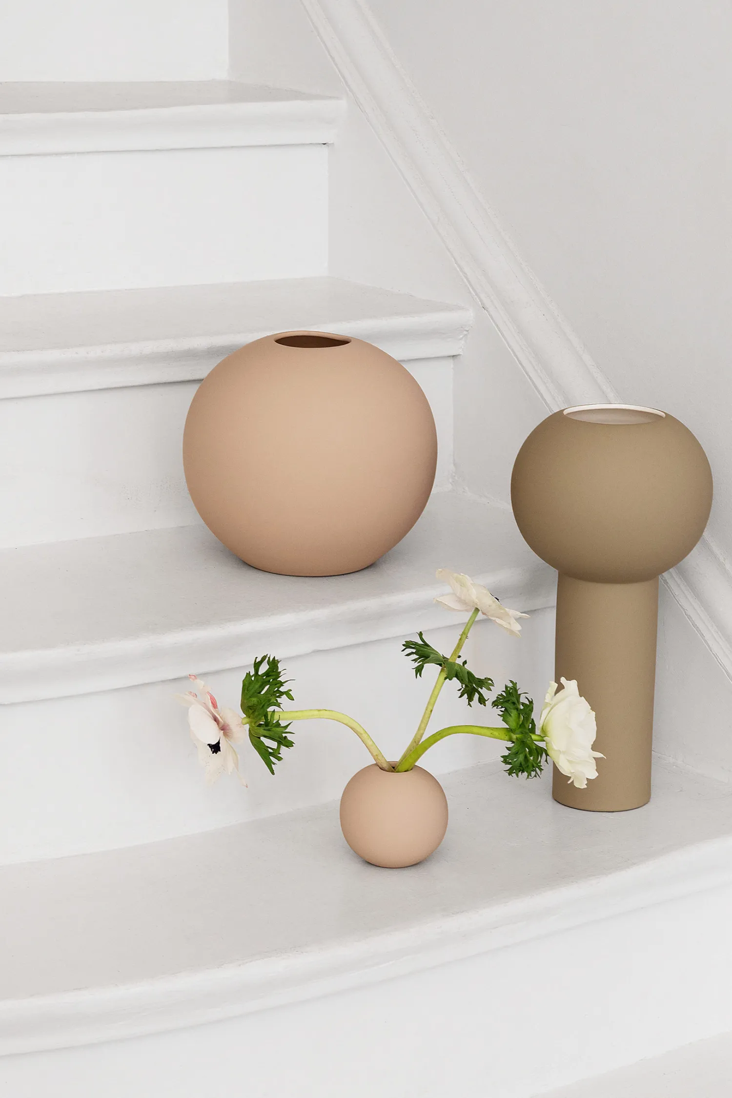 ball_vase_blush_1.webp New Ball Vase Blush Vases