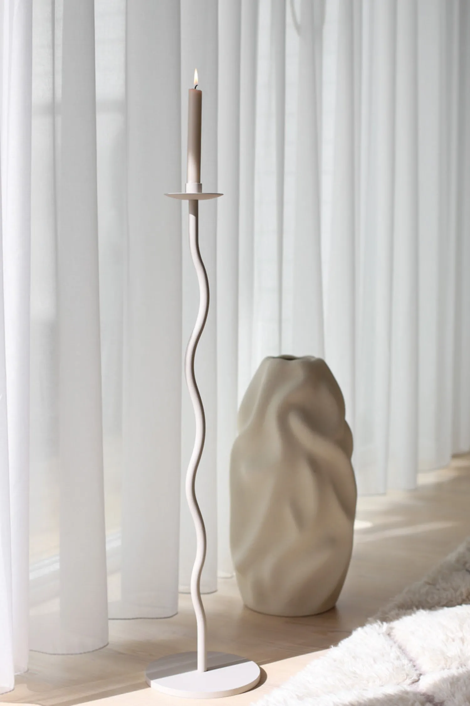 curved_candleholder_floor_sand_1.webp Sale Curved Candleholder Floor Sand Candlesticks & Candle Holders