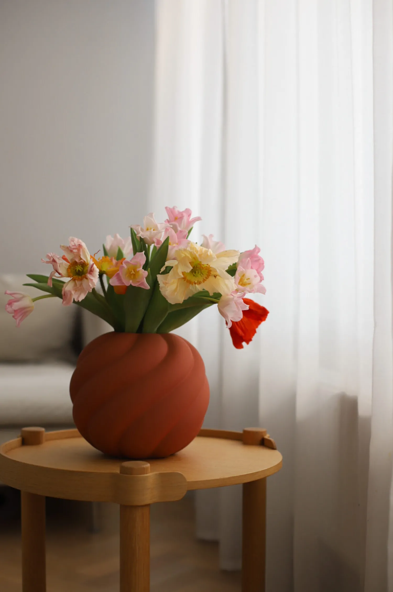 twist_ball_vase_cm_brick_red_1.webp Sale Twist Ball Vase 20cm Brick red Vases