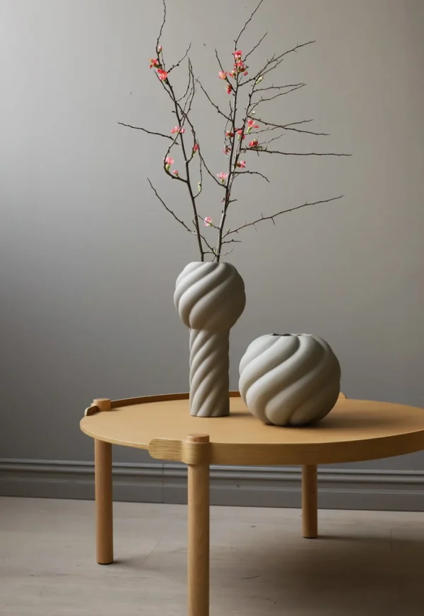 Clearance Twist Ball Vase 20cm Sand Vases