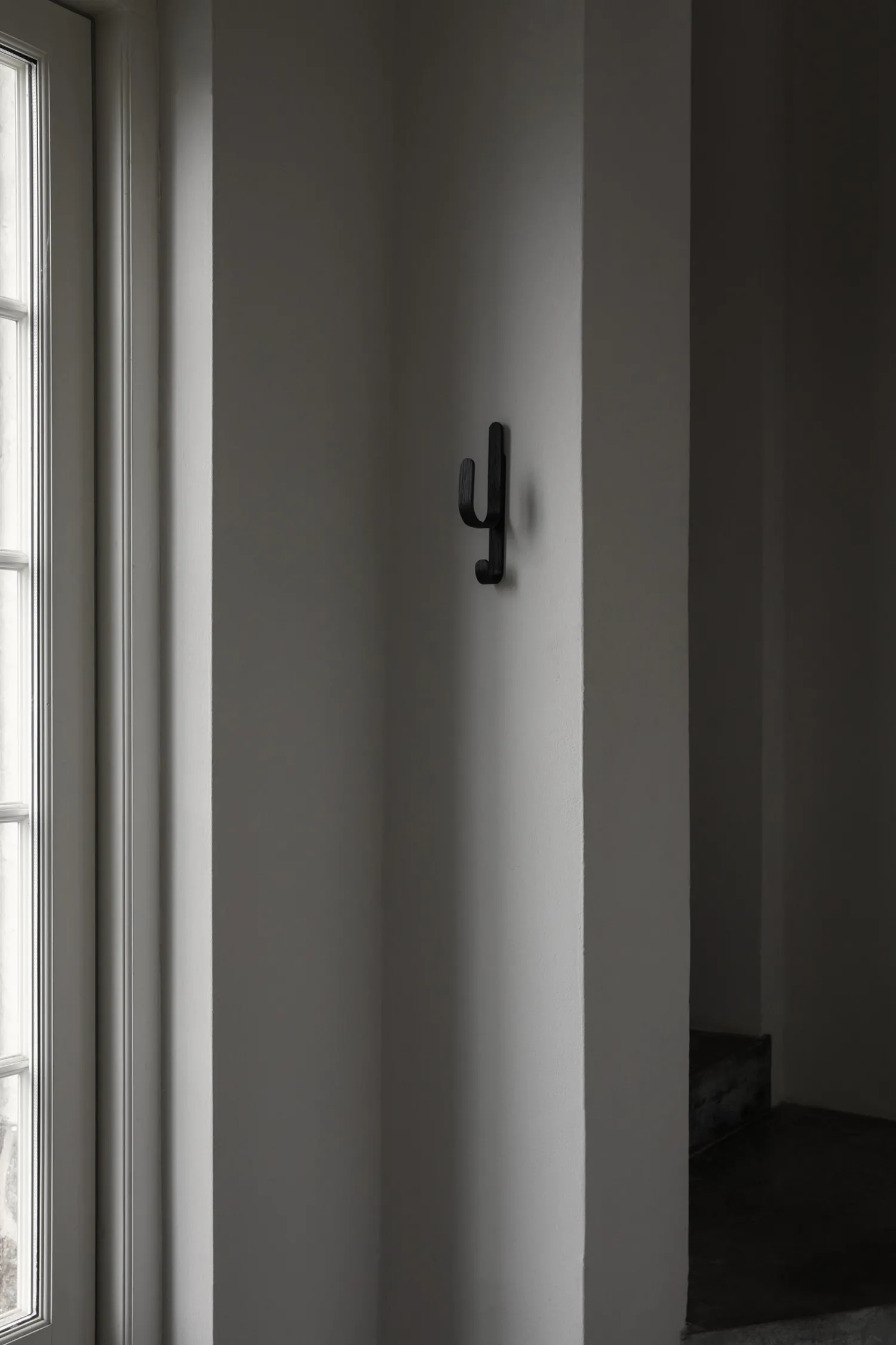woody_hook_one_black_stained_oak_2.webp Best Woody Hook One Black Stained Oak Furniture